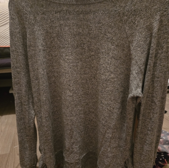 Gray Ruffle Hem Sweater - Picture 4 of 5